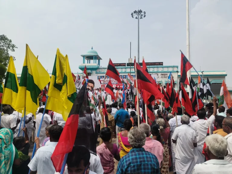 நெல்லை ! வாக்காளர் திருத்தத்திற்கு எதிராக திமுக மாபெரும் போராட்டம்