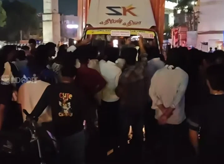 AIADMK members stop EVM machines from Alandur constituency en route to Kanchipuram, raising concerns over missing outer seal as police issue clarification