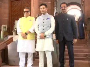 punjab-aap-split-raghav-chadha-bjp-63-mlas-bhagwant-mann-government-crisis