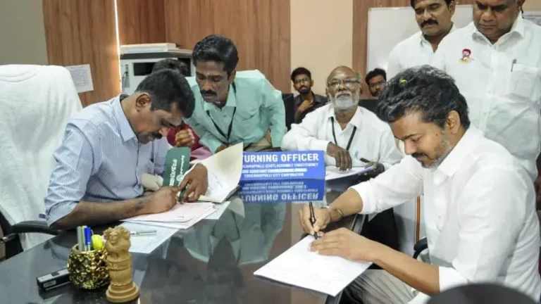 CM-ஆக பதவியேற்றதும் Vijay முதல் கையெழுத்து என்ன? மெகா இன்ப அதிர்ச்சி – பெரிய மாற்றம் தொடக்கமா? 10 image 113