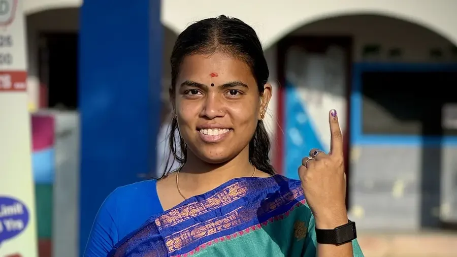 திமுகவுக்கு Political Strategy கொடுத்த கீர்த்தனா.. இன்று தவெக அமைச்சரா? சிவகாசியில் இருந்து அமைச்சரவை வரை 29 வயது இளம்பெண்ணின் அரசியல் பயணம் 1 image 208