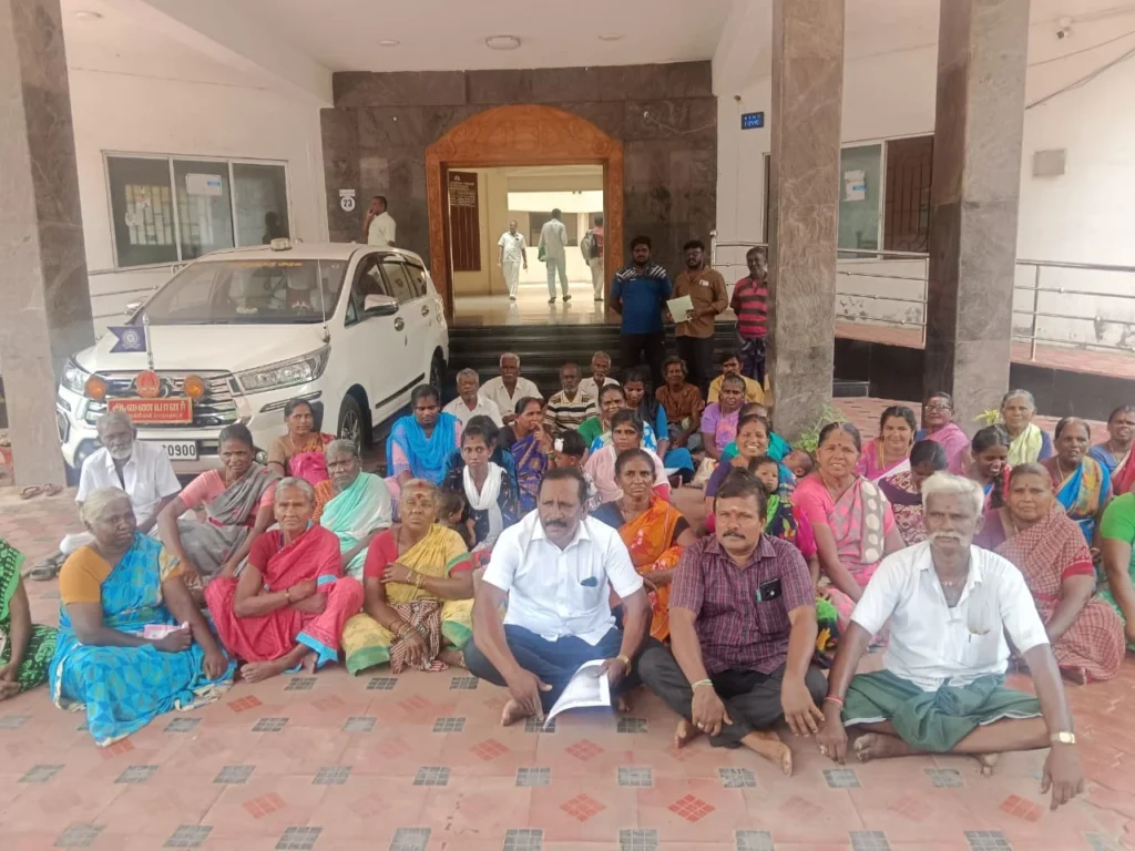 நெல்லையில் அதிர வைத்த போராட்டம்.. குப்பை வண்டிக்கு மாலை அணிவித்து மாநகராட்சியை முற்றுகையிட்ட தி.மு.க கவுன்சிலர்! 1 image 244