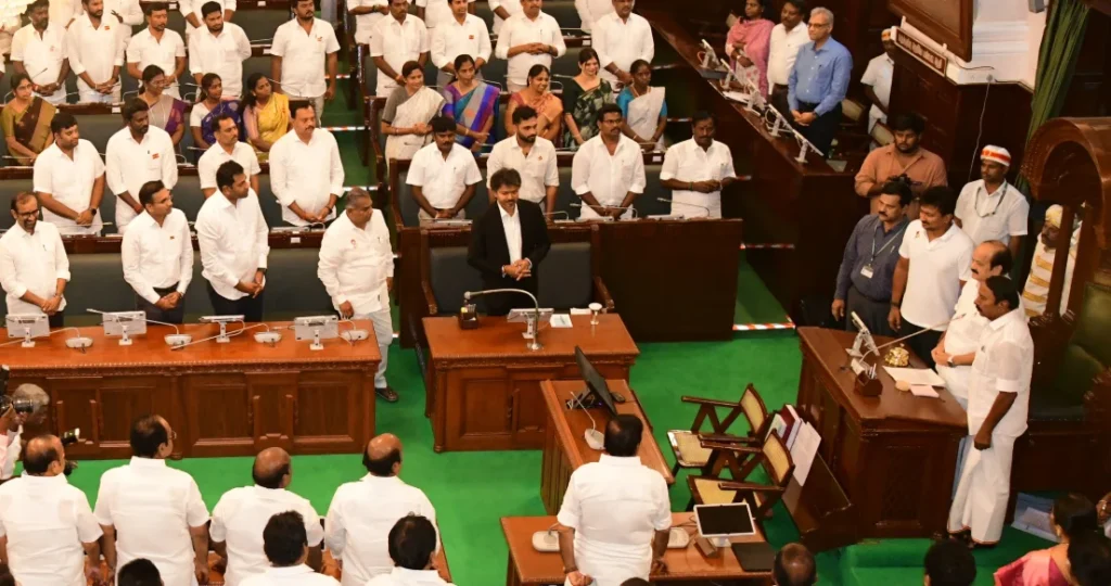நேரலையில் நம்பிக்கை வாக்கெடுப்பு.. இதுவரை எந்த அரசும் செய்யாத நடவடிக்கையால் கவனம் ஈர்த்த விஜய் அரசு 5 image 270