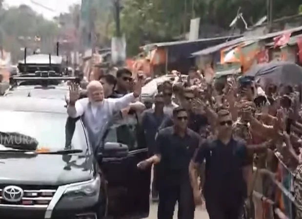 நாடு முழுக்க சிக்கன நடவடிக்கை தீவிரம்.. மோடி அரசின் புதிய கட்டுப்பாடுகள் என்ன? 21 Prime Minister Narendra Modi begins fuel-saving measures by reducing security convoy vehicles amid rising fuel crisis concerns