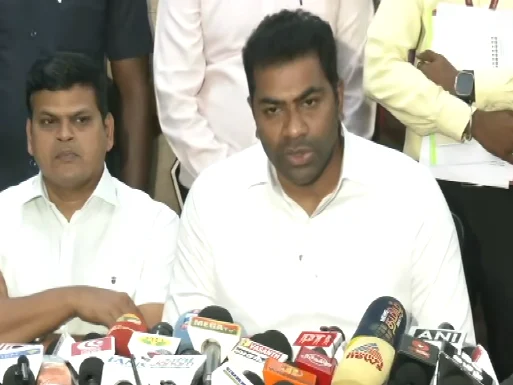 "போதைப்பொருள் விற்றால் குண்டர் சட்டம்..” அமைச்சர் ஆதவ் கடும் எச்சரிக்கை. 12 Major policy announcements on tender, electricity, water supply and education: Minister Adhav issues crucial directives affecting public services and governance reforms and public welfare systems