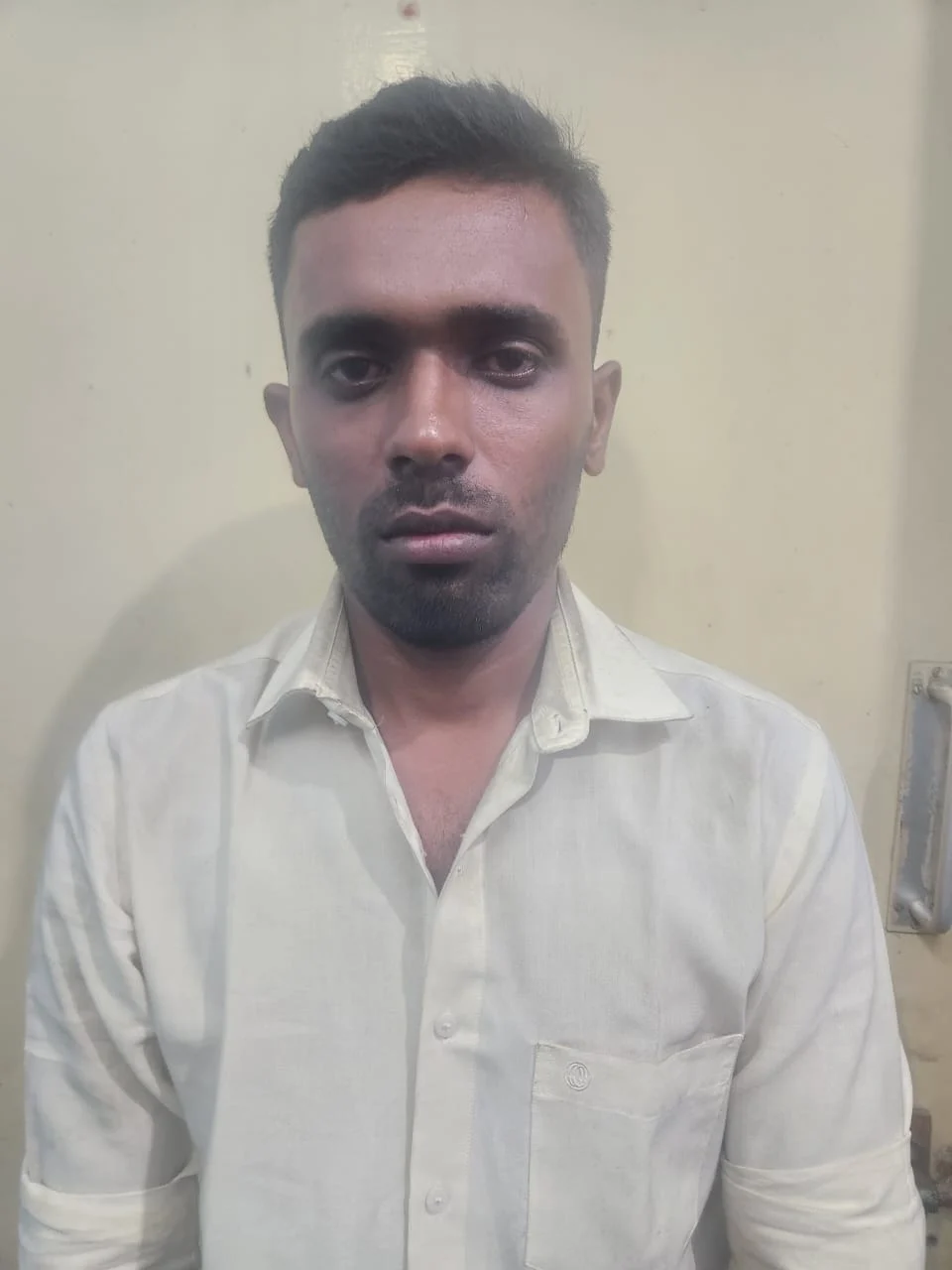 நெல்லை வங்கி பெண் ஊழியர் கொலை சகோதரியே கொன்ற அண்ணன் கைது தேடப்பட்ட மேலும் 2 பேர் கைது 3 image 383