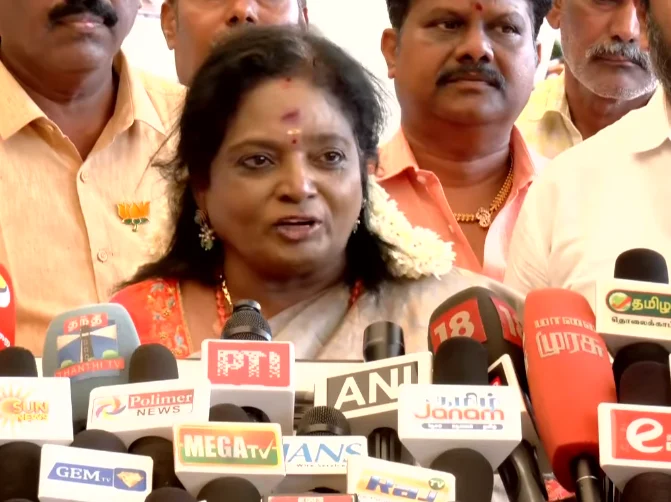 சிங்கப் பெண் படை பற்கள் இல்லாத அமைப்பு” - தமிழிசை விமர்சனம் 8 “Government Should Not Bow to Alliance Pressure,” says Tamilisai Soundararajan amid rising Tamil Nadu political tensions and coalition debate.