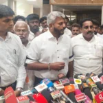பருவமழைக்கு முன் சாலைகளை சீரமைக்க முன்னுரிமை: நெல்லையில் அமைச்சர் மரியவில்சன் 1 Minister Mari Wilson Prioritizes Road Repair Works in Tirunelveli Ahead of Monsoon Season to Ensure Public Safety and Smooth Transportation