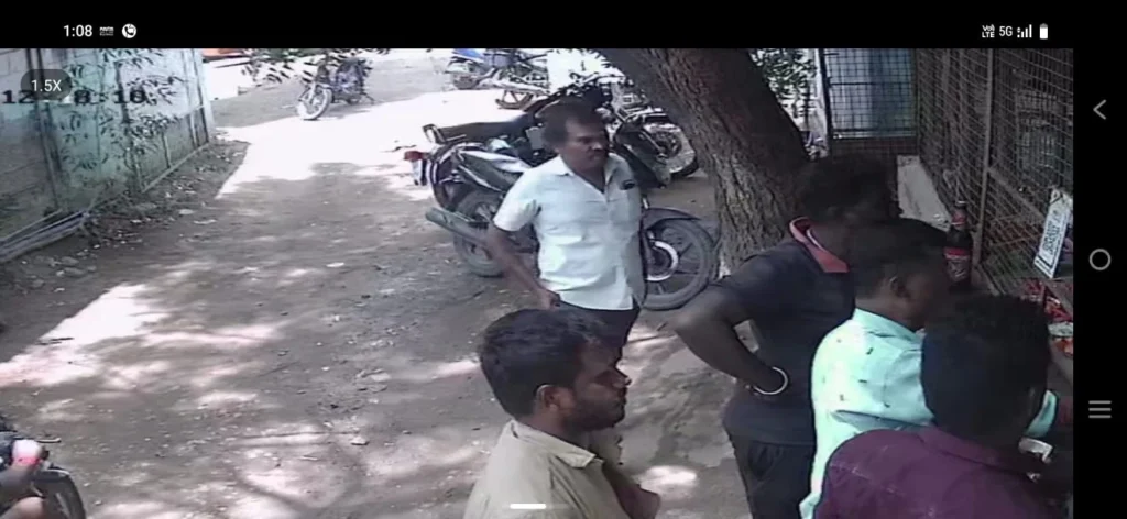 அரசியல் கட்சி நிர்வாகி பெயரைப் பயன்படுத்தி நெல்லை டாஸ்மாக் பாரில் மாமூல் வேட்டை: சிசிடிவி காட்சியால் பரபரப்பு 1 image 280