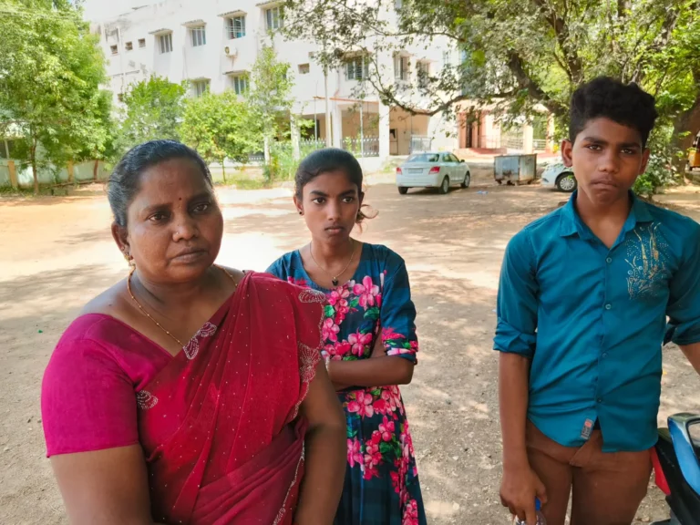 நெல்லை - பெற்றோர் இல்லை; வீடு கோரி ஆட்சியரிடம் 12ம் வகுப்பு மாணவி மனு 16 image 313