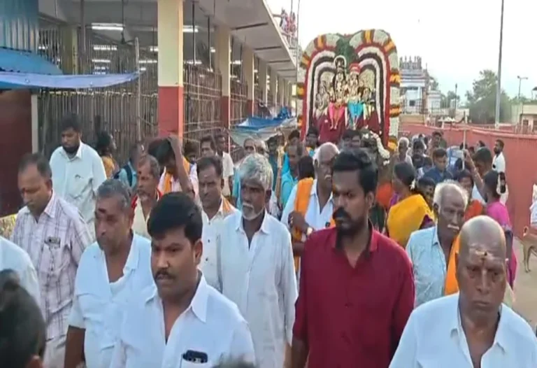 மேல்மலையனூர் கோயிலில் ஆனி பௌர்ணமி திருவிளக்கு பூஜை 4 Aadi Pournami Thiruvilakku Pooja Draws Thousands of Devotees at Melmalayanur Temple